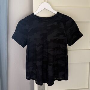 Gorgeous barely used lululemon black camouflage athletic top